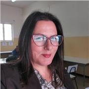 Profesora de Estado en Inglés y Licenciada en Educación. Vasta experiencia en clases para multiples niveles y necesidades